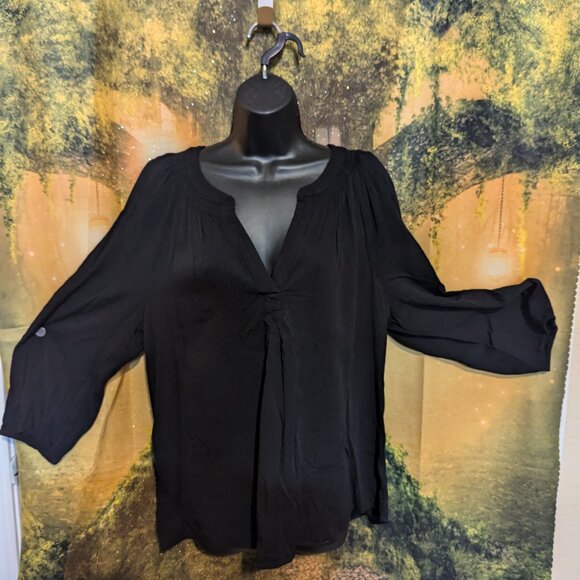 190. Large Black Crown and Ivy Top with tags - Picture 2 of 5